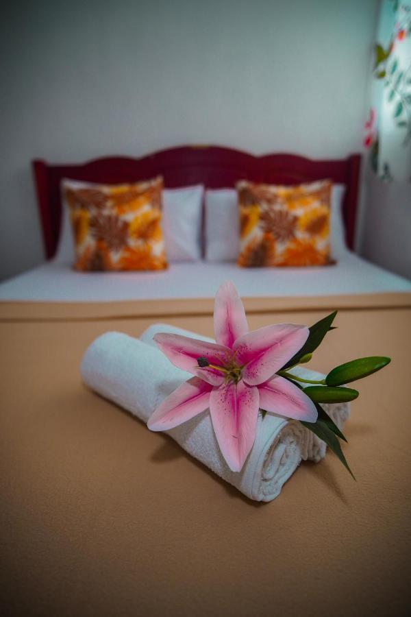 Amparo'S Tourist Inn - Корон Екстериор снимка