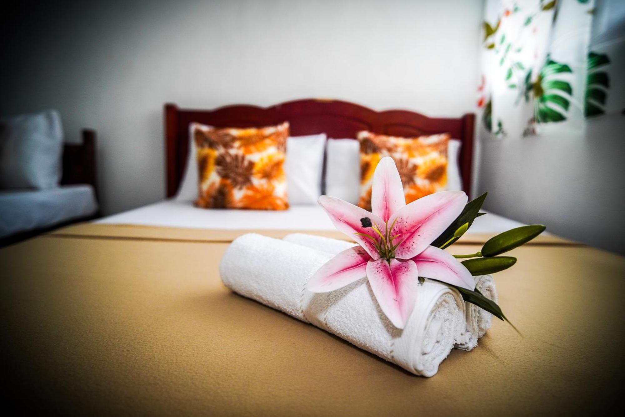 Amparo'S Tourist Inn - Корон Екстериор снимка